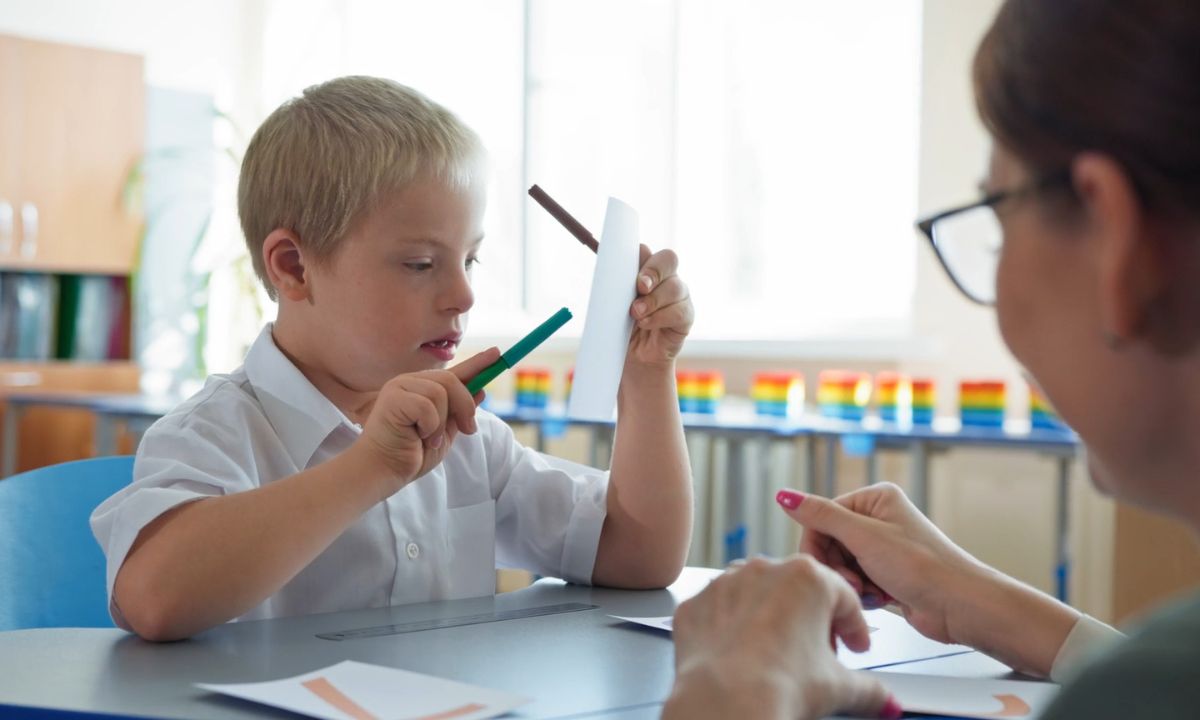 dete na pregledu kod defektologa